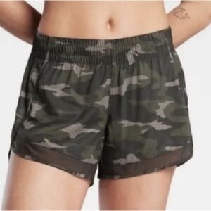 Athleta printed mesh racer run short 4 inch